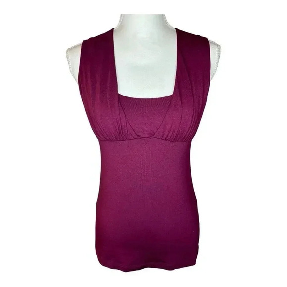Banana Republic Tops - Banana Republic Stretch Women’s XS Burgundy Sleeveless Top